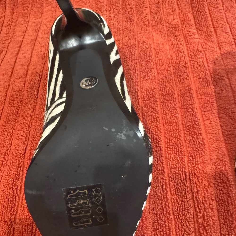 Michael Kors Black and White Zebra Heels Size 7 Worn Once Excellent Condition - Picture 7 of 7